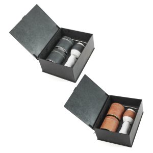 BOX M SET MATE CON 2 LATAS 8 CM Y SERVILLETA